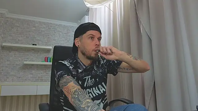JonahShaw Live XXX Chat