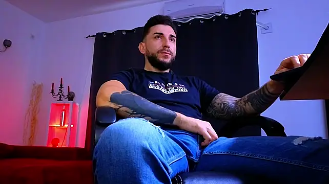 MightyAaron66 – Live XXX-chat