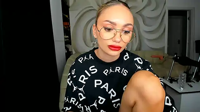Chat XXX en directo de HaleySweet18
