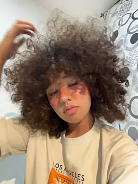 Cutecurly – Naživo XXX chat