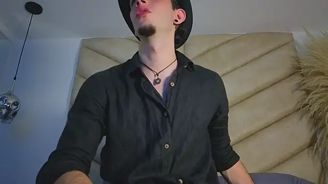 isaacblaze_のライブXXXチャット