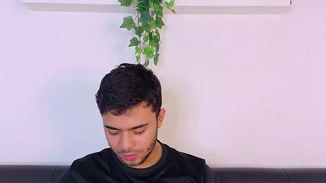 دردشة TylerWest_ الجنسية المباشرة