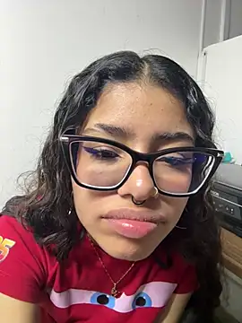 Issaa_Tyler's Live XXX Chat