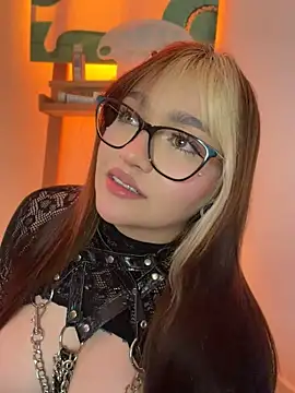 XXX chat uživo modela Daniela_ruizz
