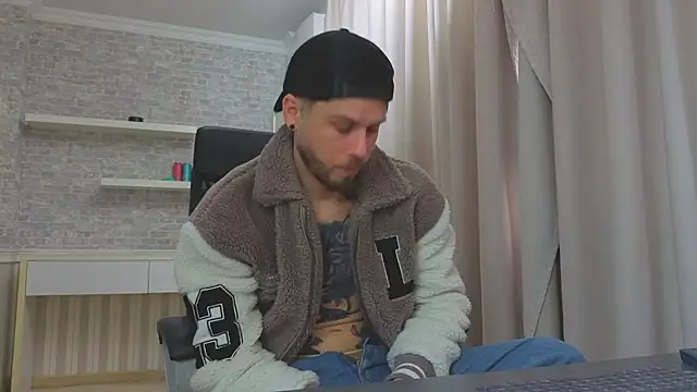 JonahShaw Live XXX-Chat