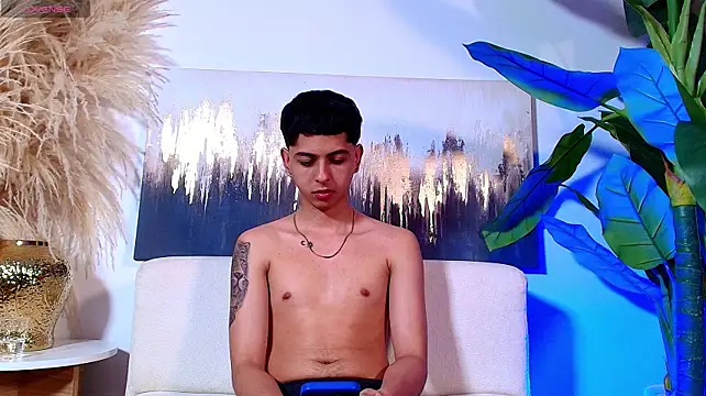 CGomez_'s Live XXX Chat