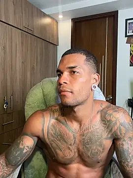 blackboy-strong's Live XXX Chat