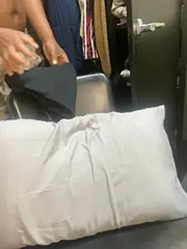 Slowbur Adlı Modelin Canlı XXX Sohbeti