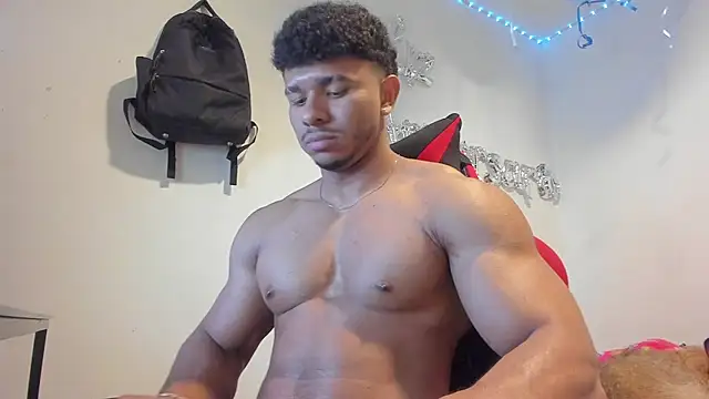 צ'אט XXX בשידור חי של Jayden_VanceJS