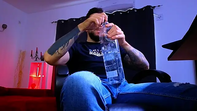 MightyAaron66 现场XXX聊天