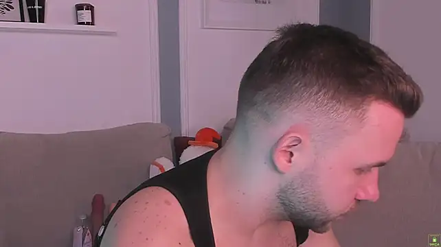 EnriqueBarberry's Live XXX Chat
