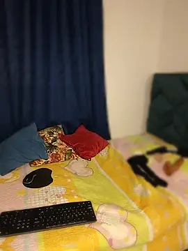 EmmilyChevalier70's Live XXX Chat
