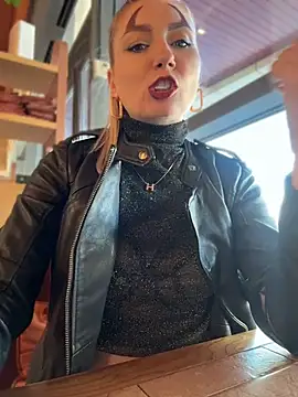 Chatroom XXX en direct de Crazy-Rosa