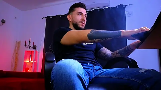 MightyAaron66 – Naživo XXX chat