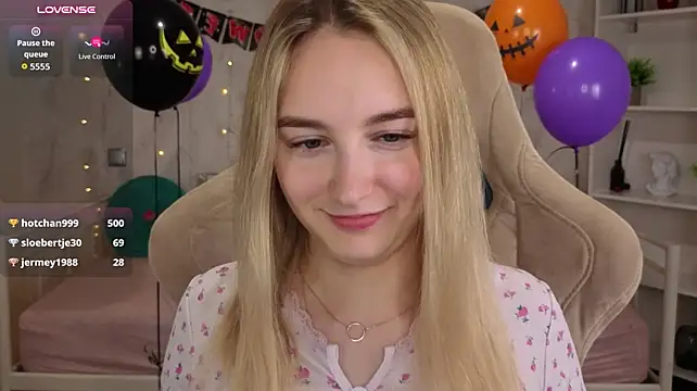 Shy_Polly Chat XXX in diretta