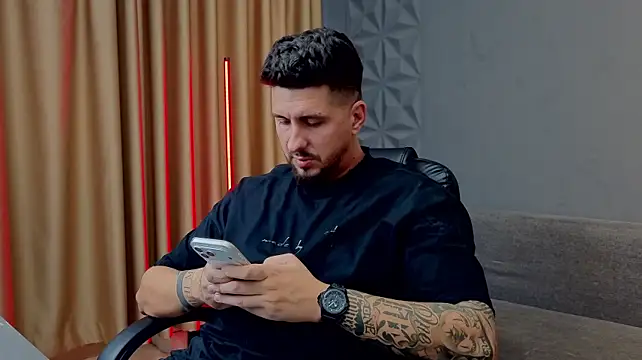 LoganStroud XXX чат на живо