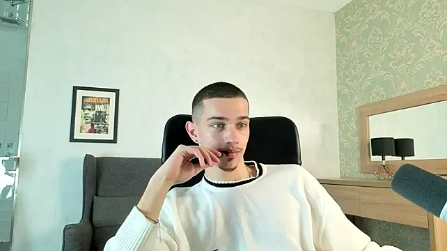 XXX chat uživo modela KaydenDrew