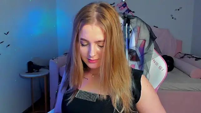 EllaBells' Live XXX Chat