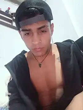 XXX chat uživo modela simont78
