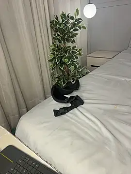 Miiaa_Rosee Adlı Modelin Canlı XXX Sohbeti