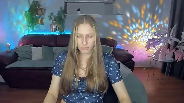 MiaCream XXX чат на живо