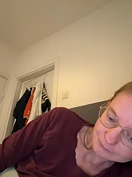 jannis1992 XXX чат на живо