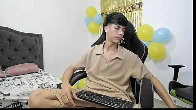 Estiv18_ 라이브 XXX 채팅