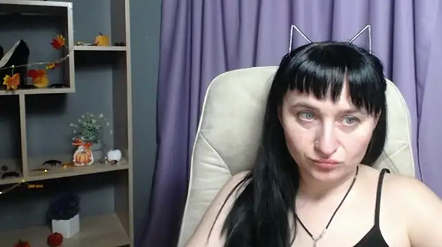 NinaFlawlees' Live XXX Chat