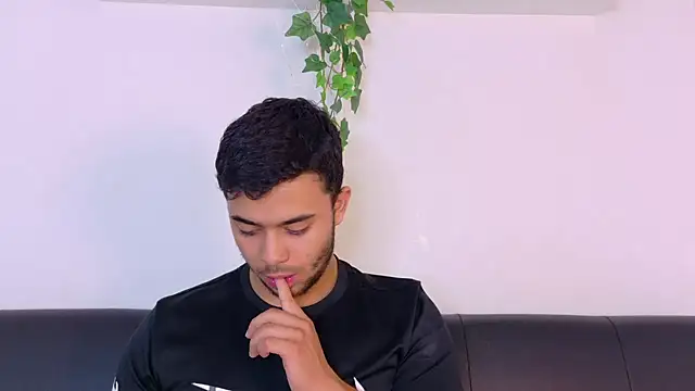 TylerWest_ Live XXX-Chat