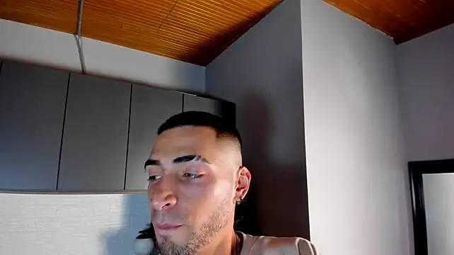 DrakeNeumann live XXX chat