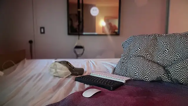 צ'אט XXX בשידור חי של FitStacheDaddy