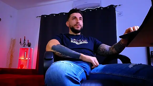 MightyAaron66 Live XXX-Chat