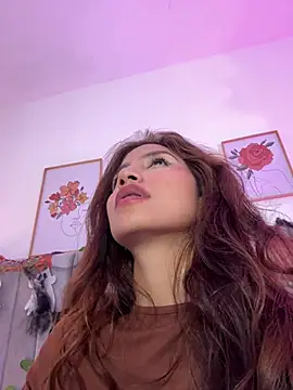 naomiii__ Chat XXX in diretta