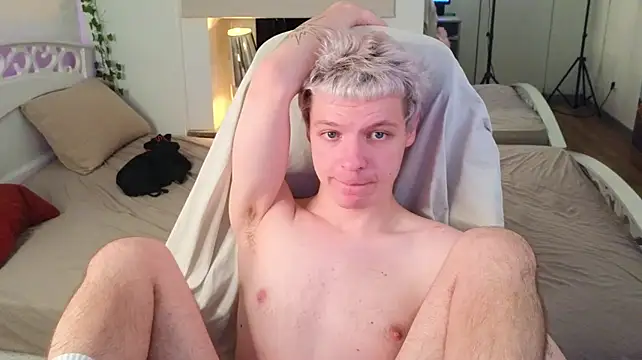Moon_Kitt's Live XXX Chat