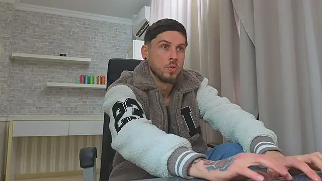Živý XXX chat JonahShaw