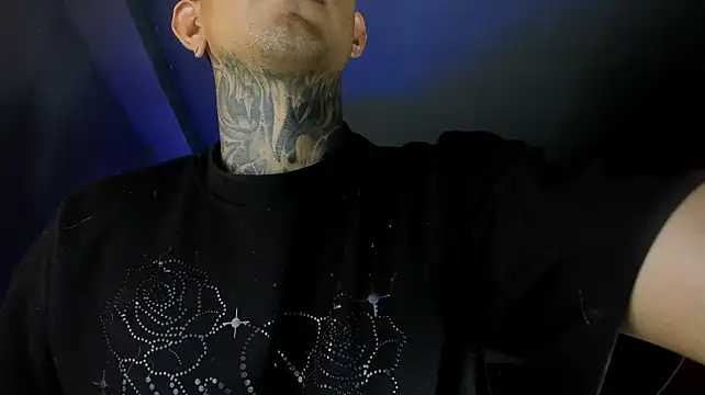 Chat XXX en directo de Travisttanner28