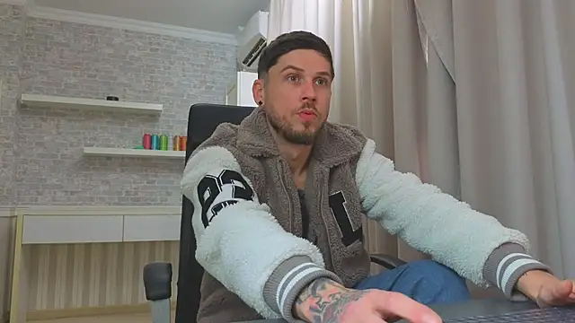 JonahShaw Live XXX Chat