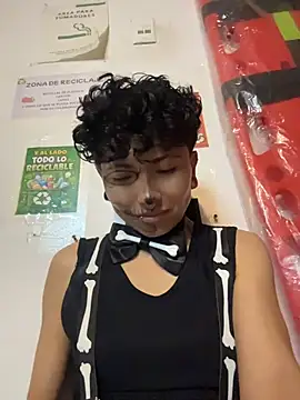 ian_mathias_'s Live XXX Chat