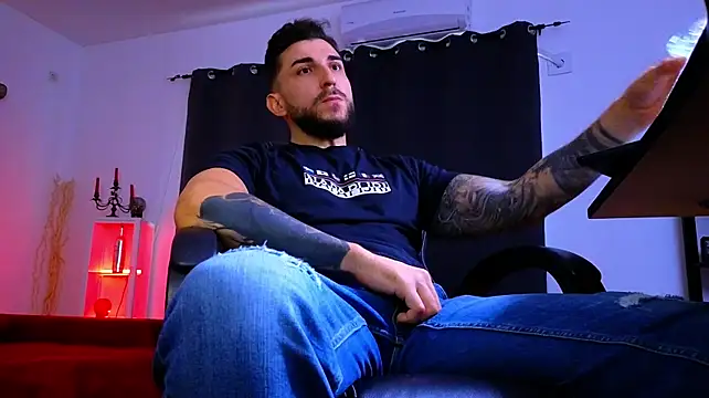 Czat XXX na żywo – MightyAaron66
