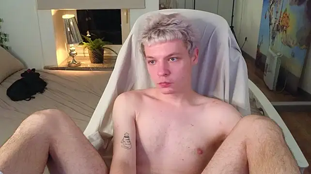 Chat +18 de Moon_Kitt ao vivo