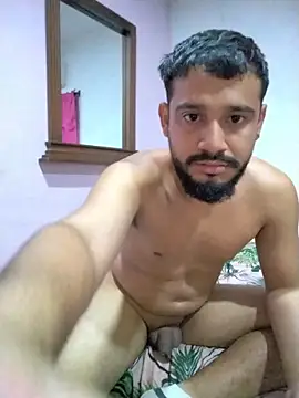 BadboyX333 Adlı Modelin Canlı XXX Sohbeti