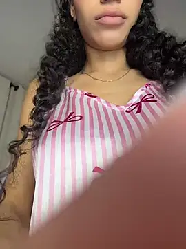 Chat +18 de Miaa_love6969 ao vivo