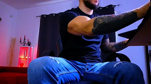 MightyAaron66n Live XXX chat