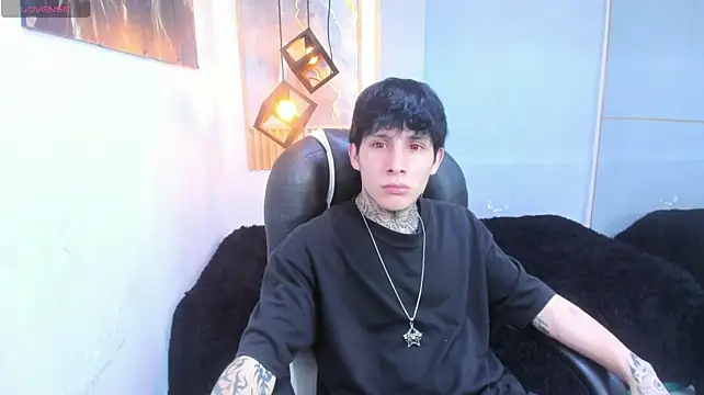 Cry_thereal 即時 XXX 聊天