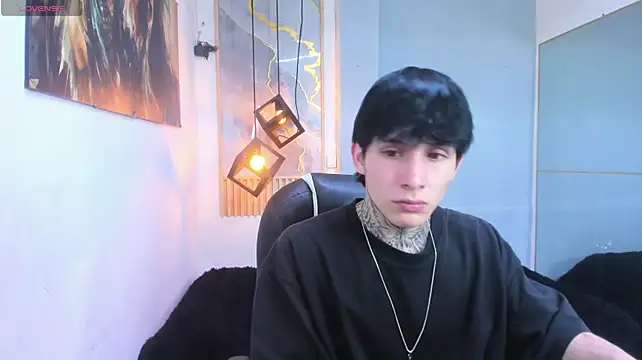 צ'אט XXX בשידור חי של Cry_thereal