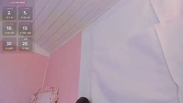 צ'אט XXX בשידור חי של Juliieth_Caandy