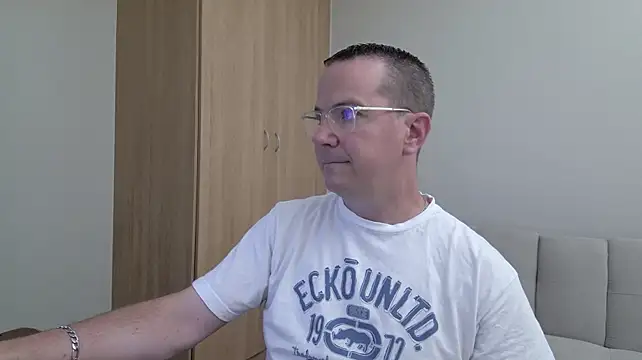Živý XXX chat BrettJ81