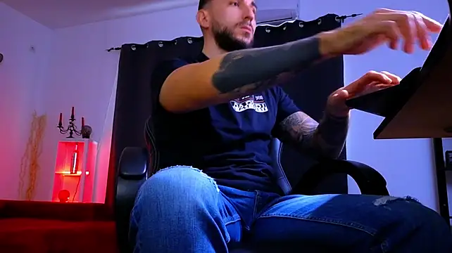 Онлайн чат XXX MightyAaron66