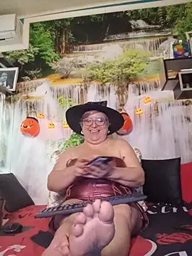 QueenPammy1 Adlı Modelin Canlı XXX Sohbeti