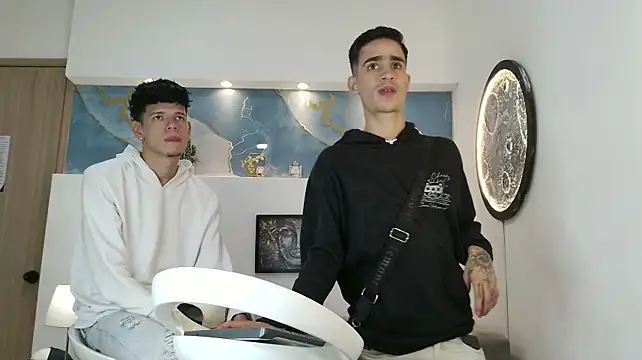 COOL_BOYS2: απευθείας συνομιλία ΧΧΧ